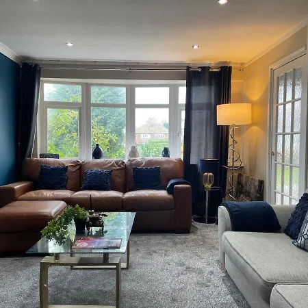 Lovely Three Bed House In A Quiet Corner Of Leeds!