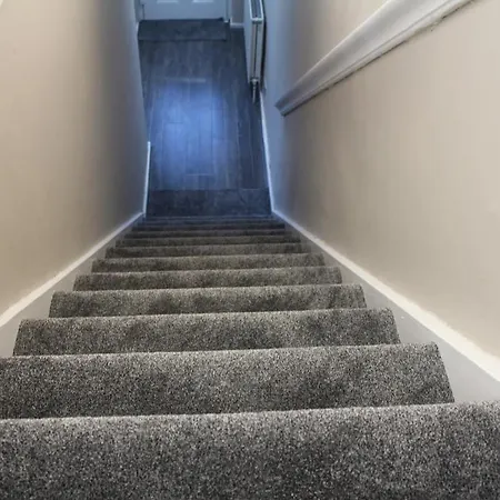 Lovely Three Bed House In A Quiet Corner Of Leeds! *